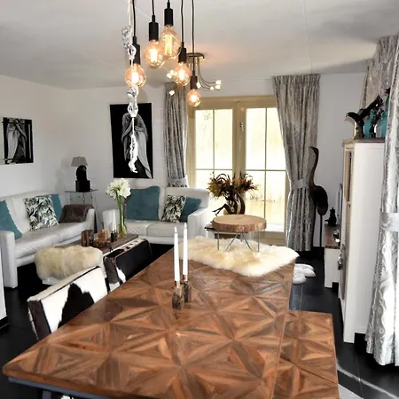 Semesterbostad By Simonshaven